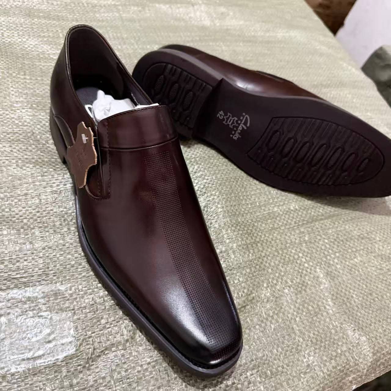 wunna-others-gents-shoes-class-t-6a532872d50e68.04799734.jpg